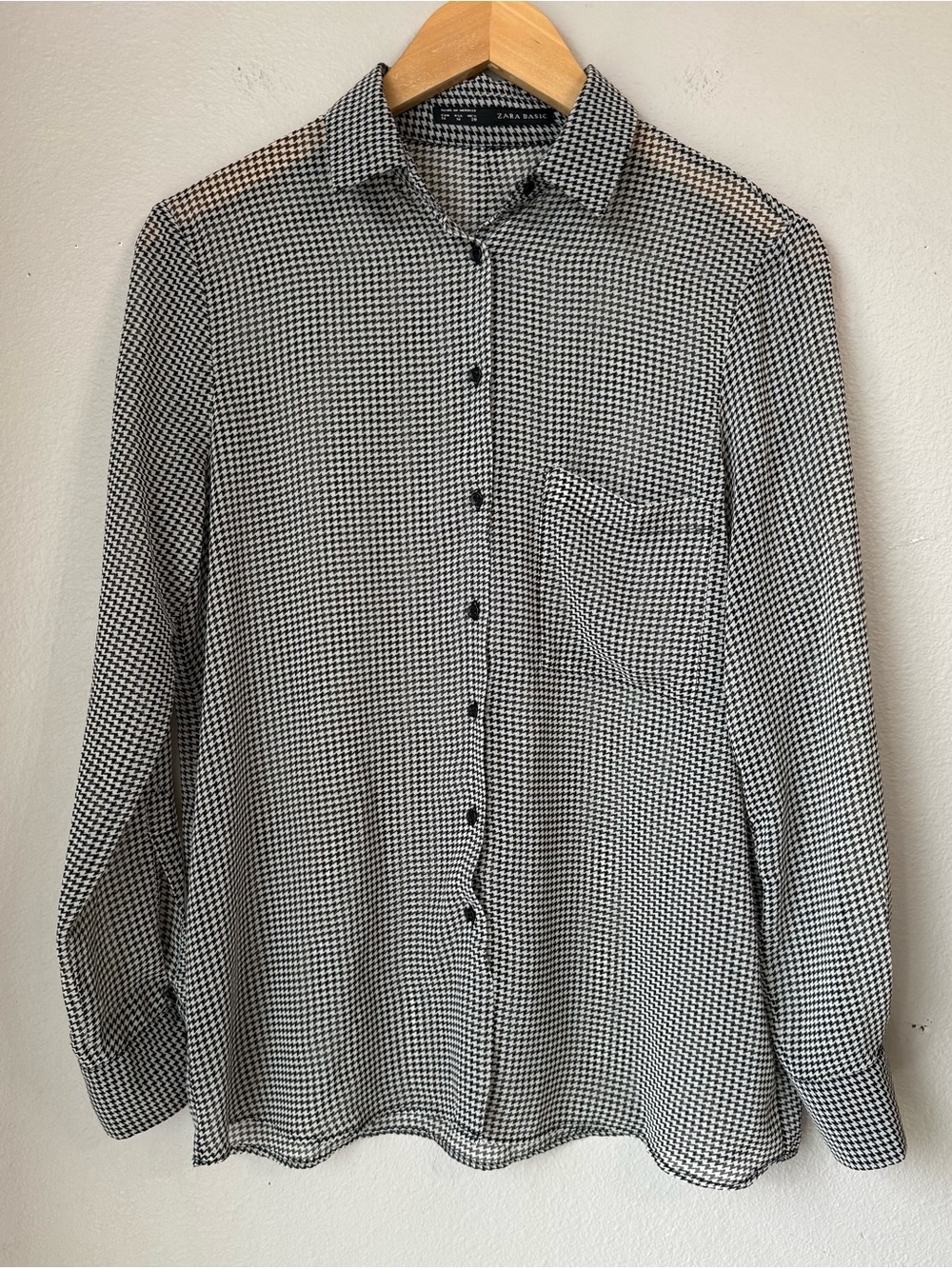Zara Basic Black & White Houndstooth Button-Up Shirt Womens Size M Long Sleeve